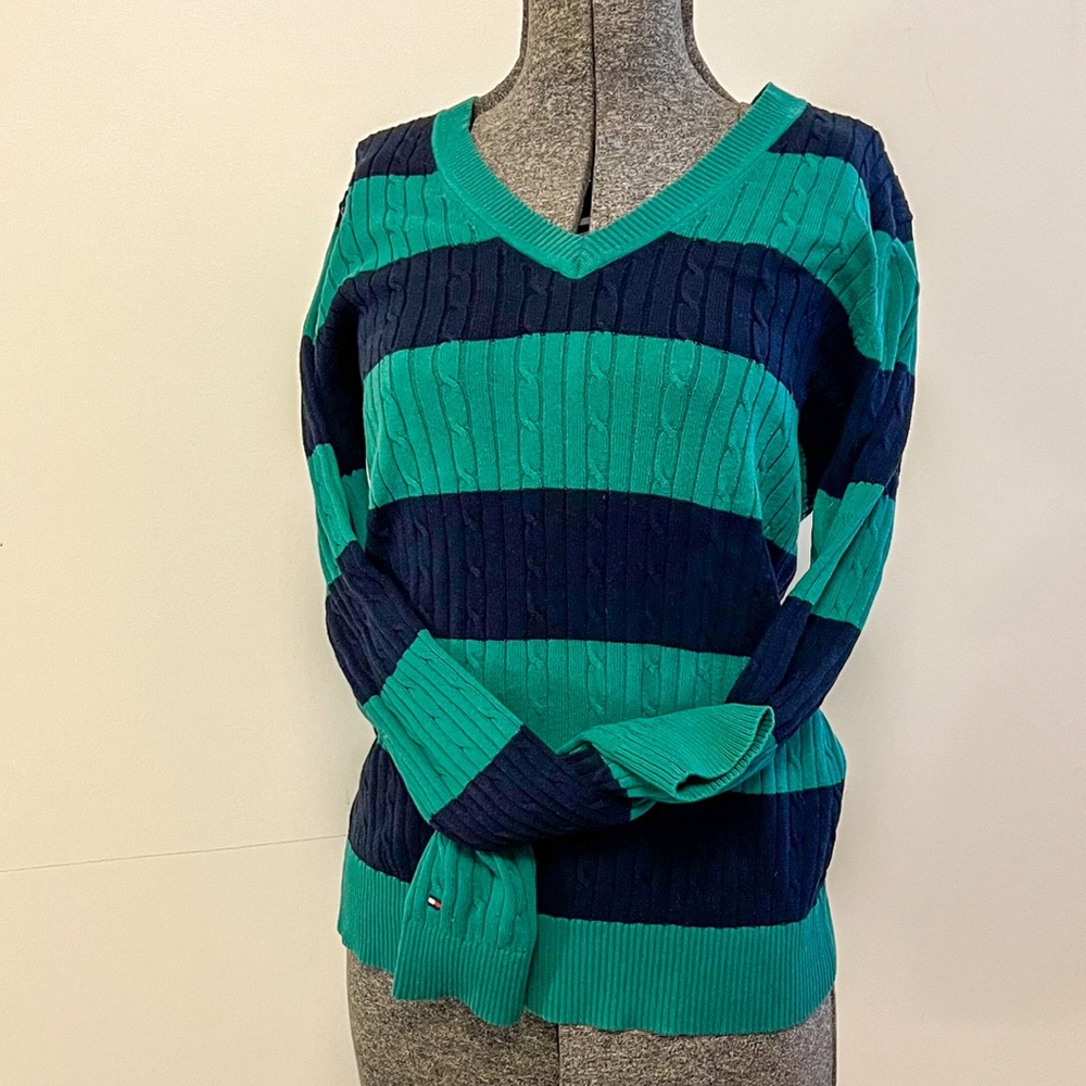 Tommy Hilfiger Women’s V-Neck Cable-knit Sweater Navy & Green